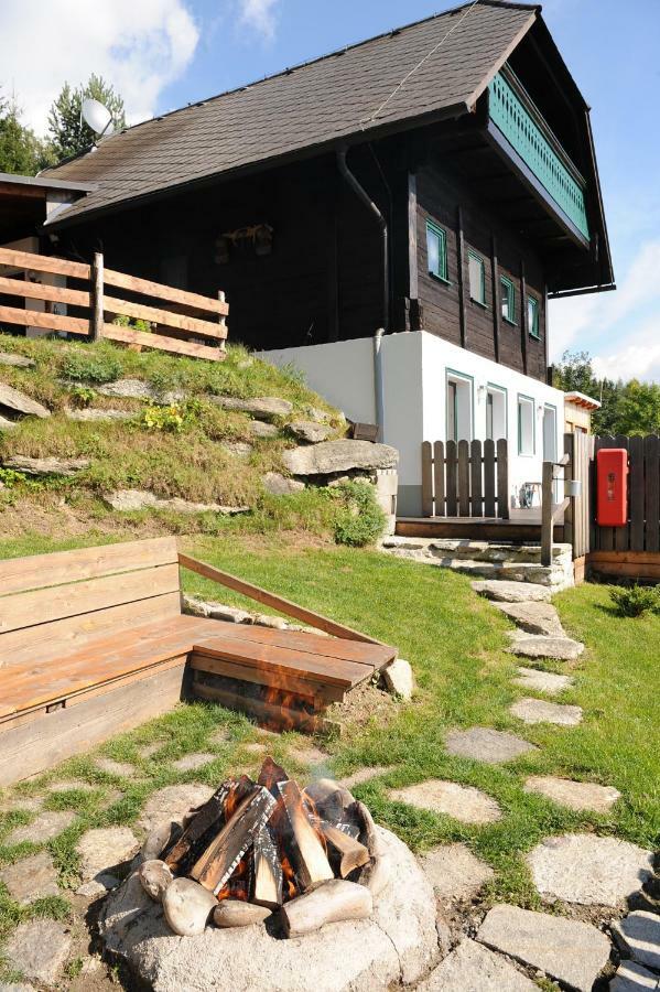 Gluehwuermchenhuette Villa Ratten Exterior photo